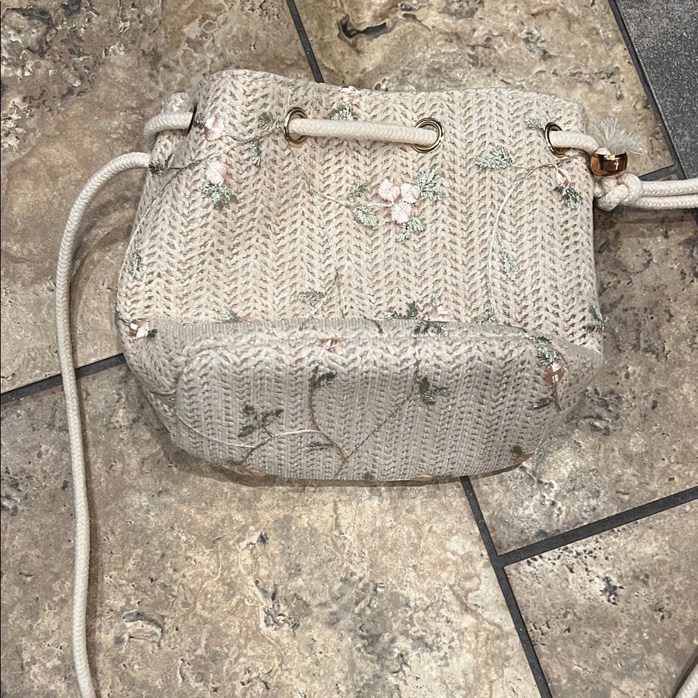 Floral Embroidered Cream Bucket Bag